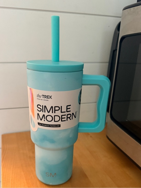 Simple Modern Other - Simple Modern tie-dye teal and white “the trek” 24oz tumbler